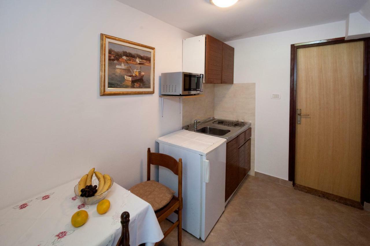 Mihaela Apartments Porec Exterior photo